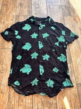 We love fine  Presents Pokemon: Bulbasaur Evolution - Button Up Shirt